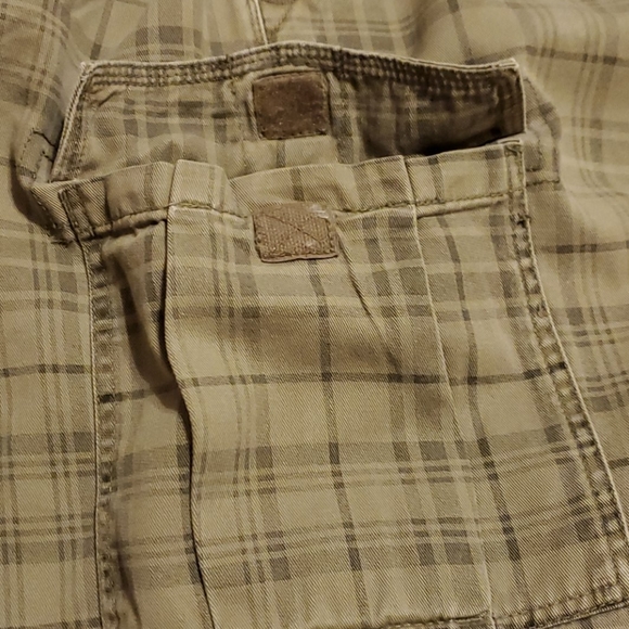 IZOD Green Striped Cargo shorts - Picture 12 of 14